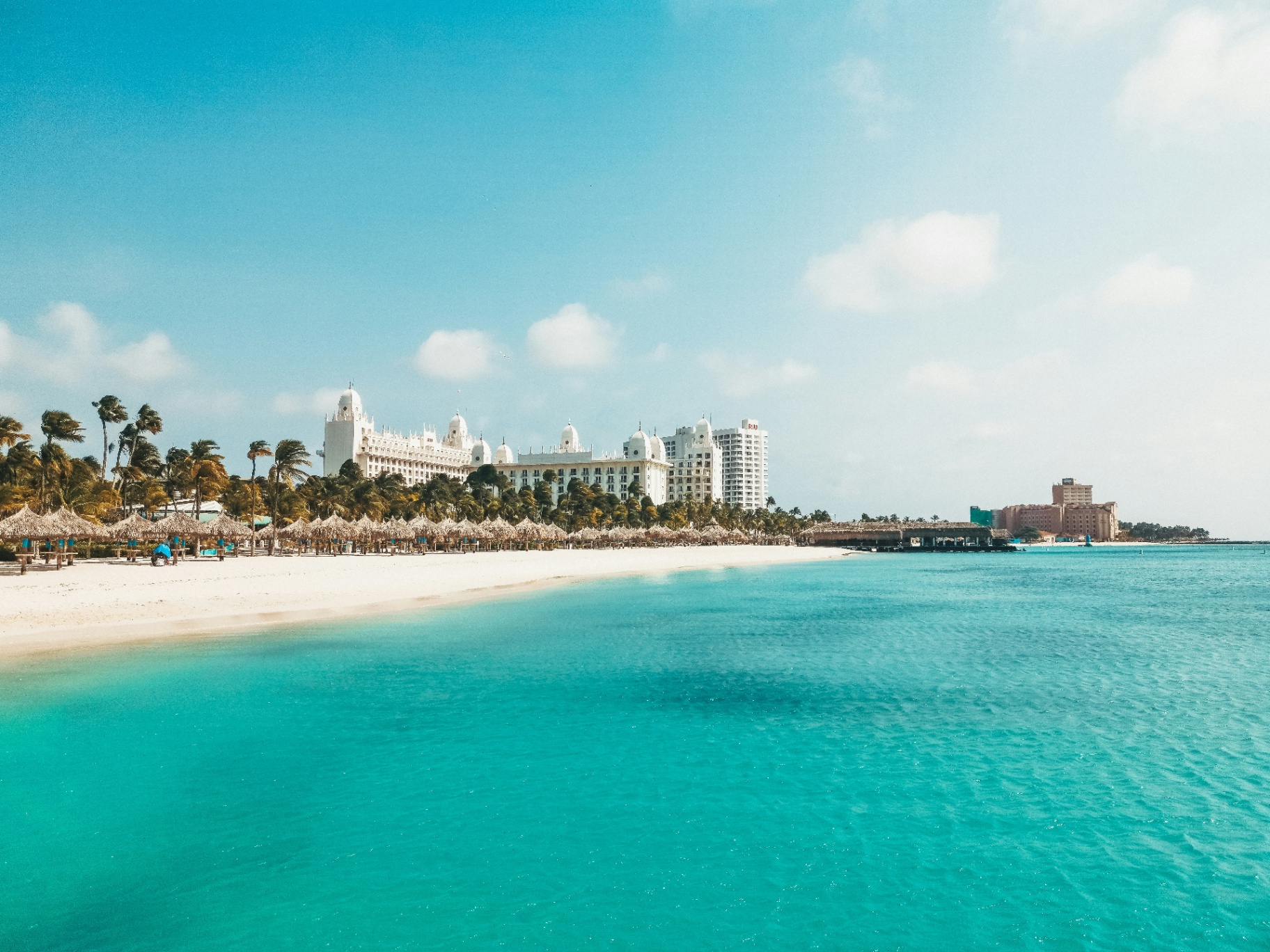 Palm Beach Aruba, Resort strip, watersports and the lively boulevard.